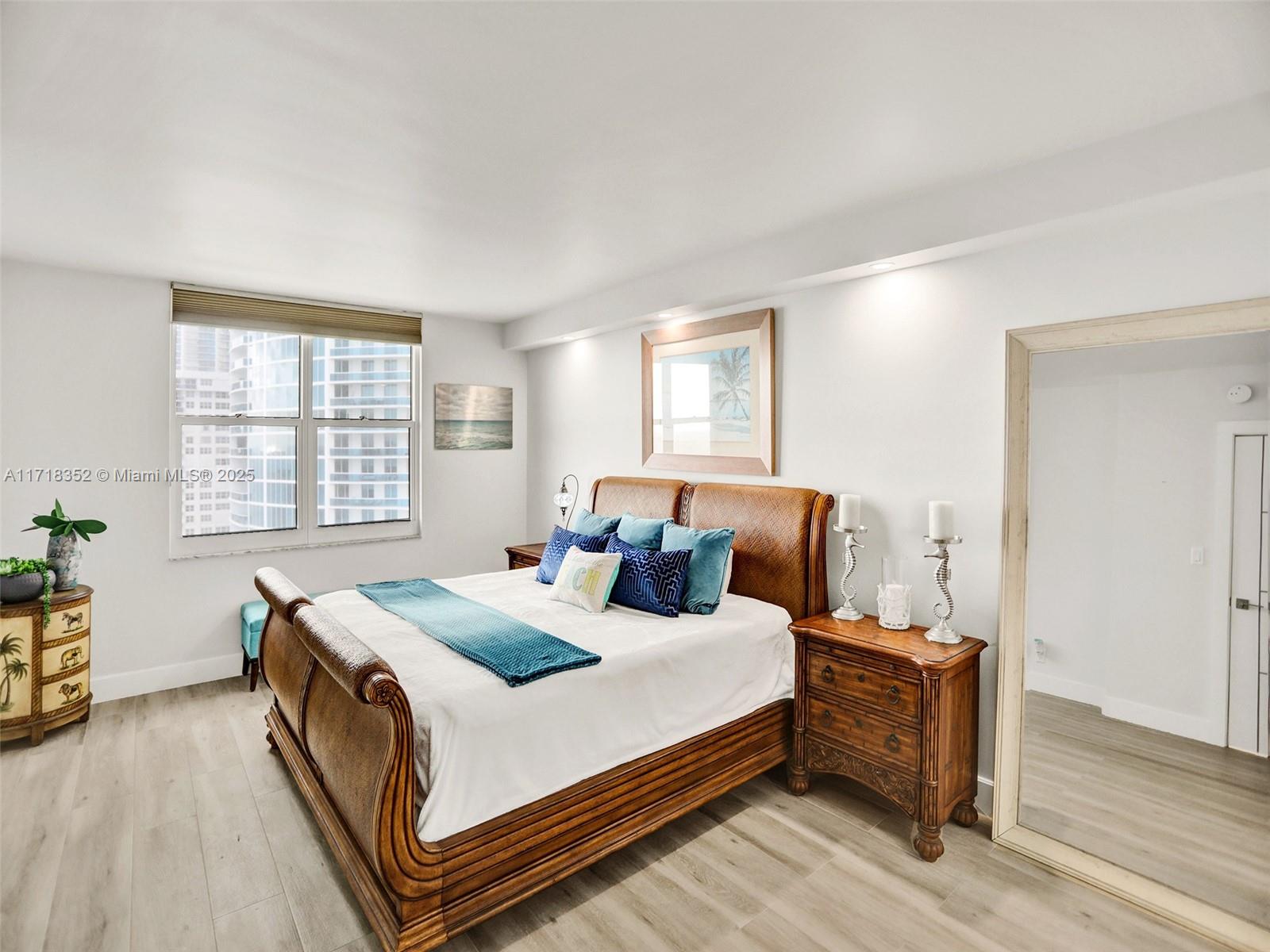 WAVE CONDO - Residential