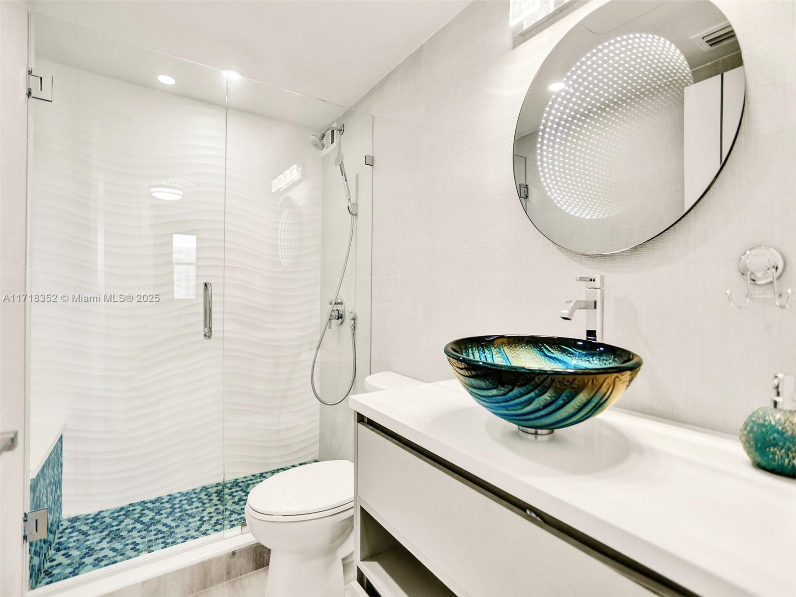 WAVE CONDO - Residential
