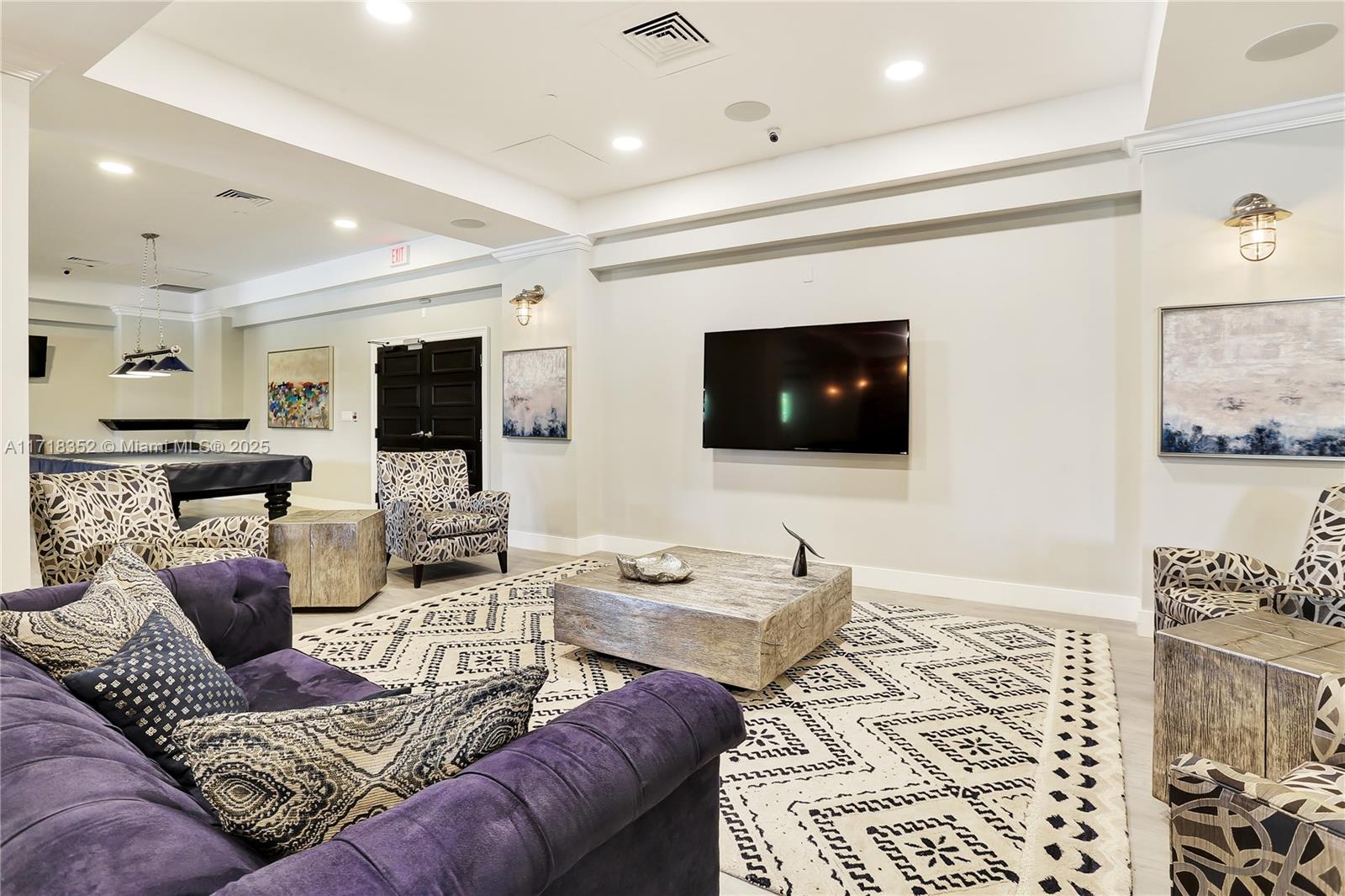 WAVE CONDO - Residential