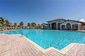 THE COURTS AT BAYSHORE II - Residential Lease
