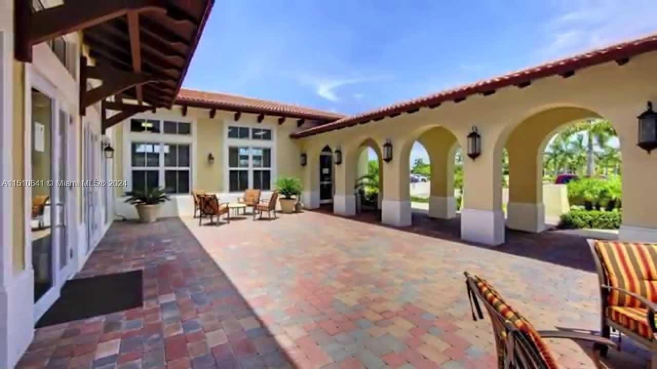 THE COURTS AT BAYSHORE II - Residential Lease