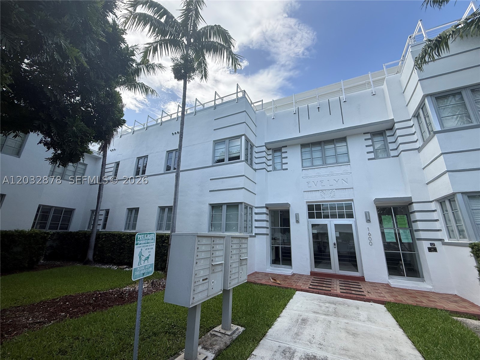 THE EVELYN CONDO - Residential Lease