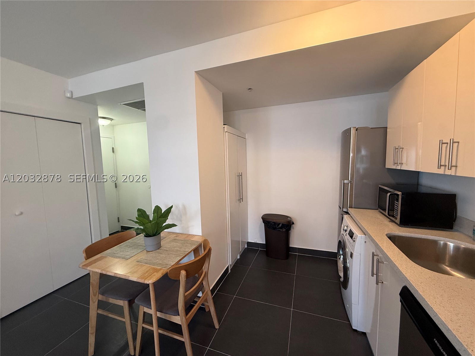 THE EVELYN CONDO - Residential Lease