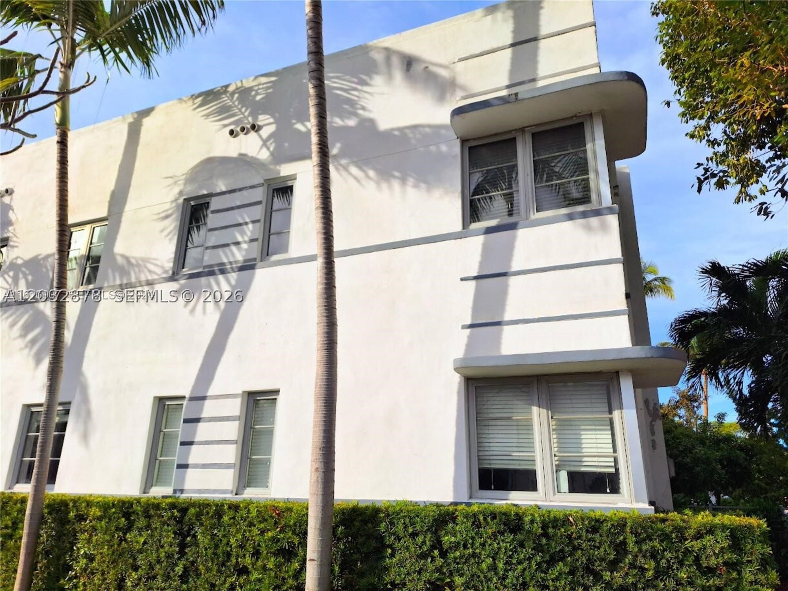 THE EVELYN CONDO - Residential Lease