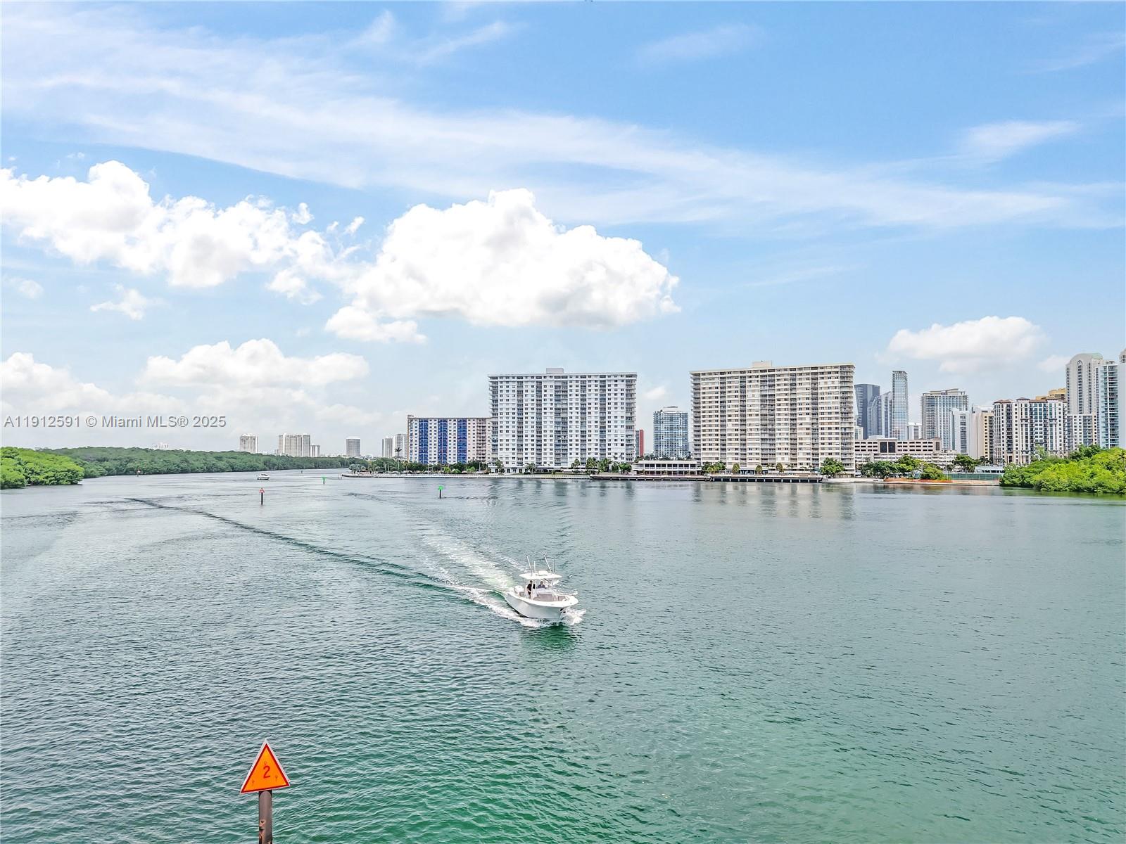 ARLEN HOUSE WEST CONDO - Residential