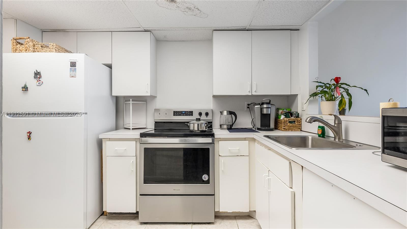 ARLEN HOUSE WEST CONDO - Residential