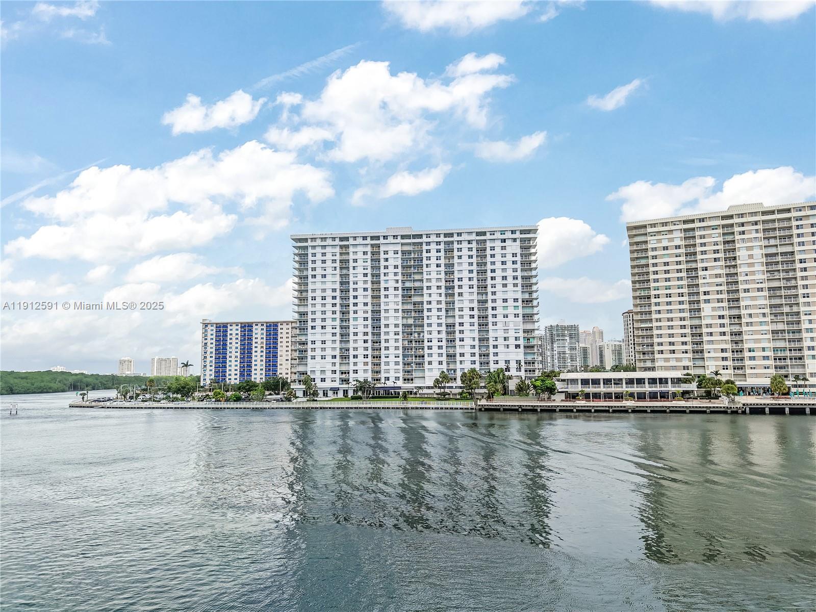 ARLEN HOUSE WEST CONDO - Residential