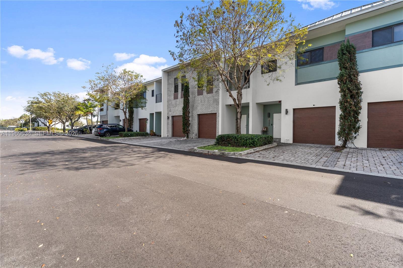 PLANTATION BUSINESS PARK - Residential