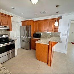 FAIRWAY ESTATES SEC FIVE - Residential Lease