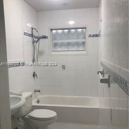 FAIRWAY ESTATES SEC FIVE - Residential Lease