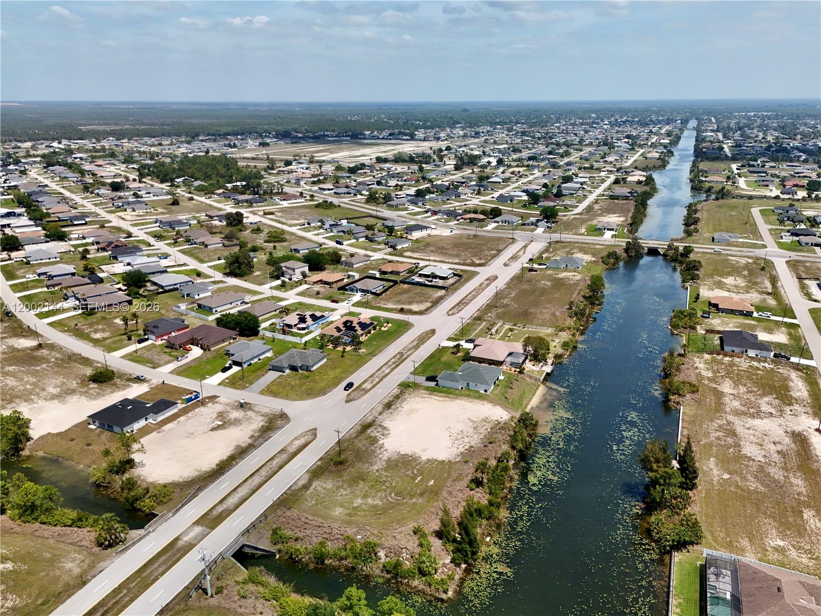 CAPE CORAL - Land