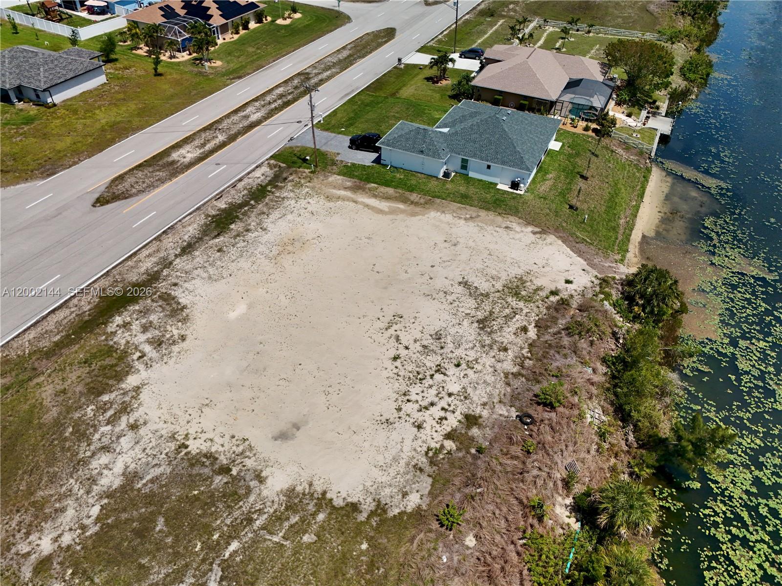 CAPE CORAL - Land