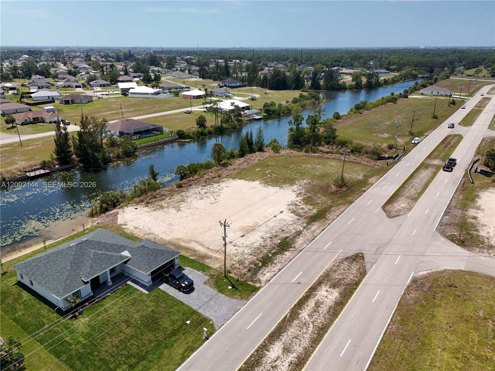 CAPE CORAL - Land