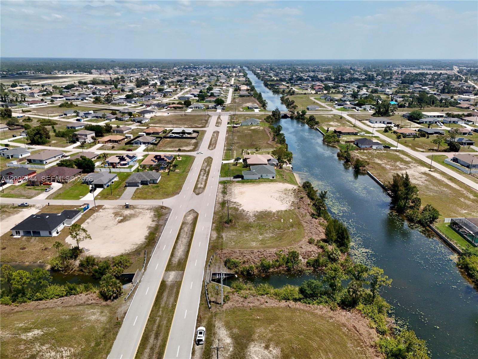 CAPE CORAL - Land