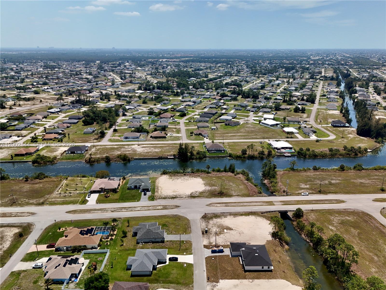 CAPE CORAL - Land