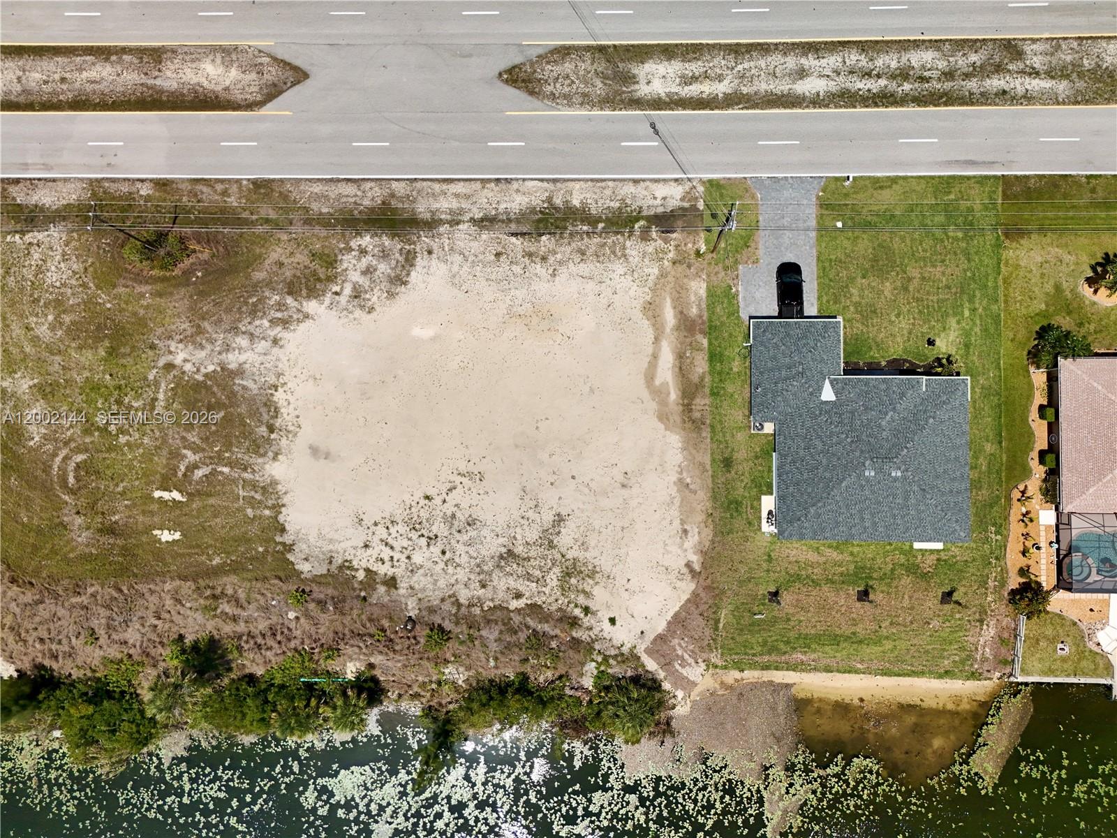 CAPE CORAL - Land