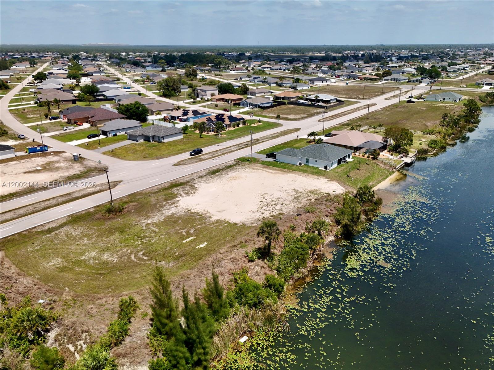 CAPE CORAL - Land
