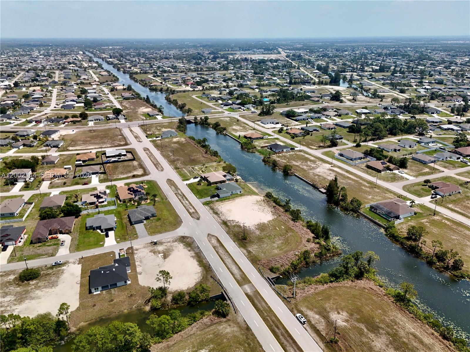 CAPE CORAL - Land