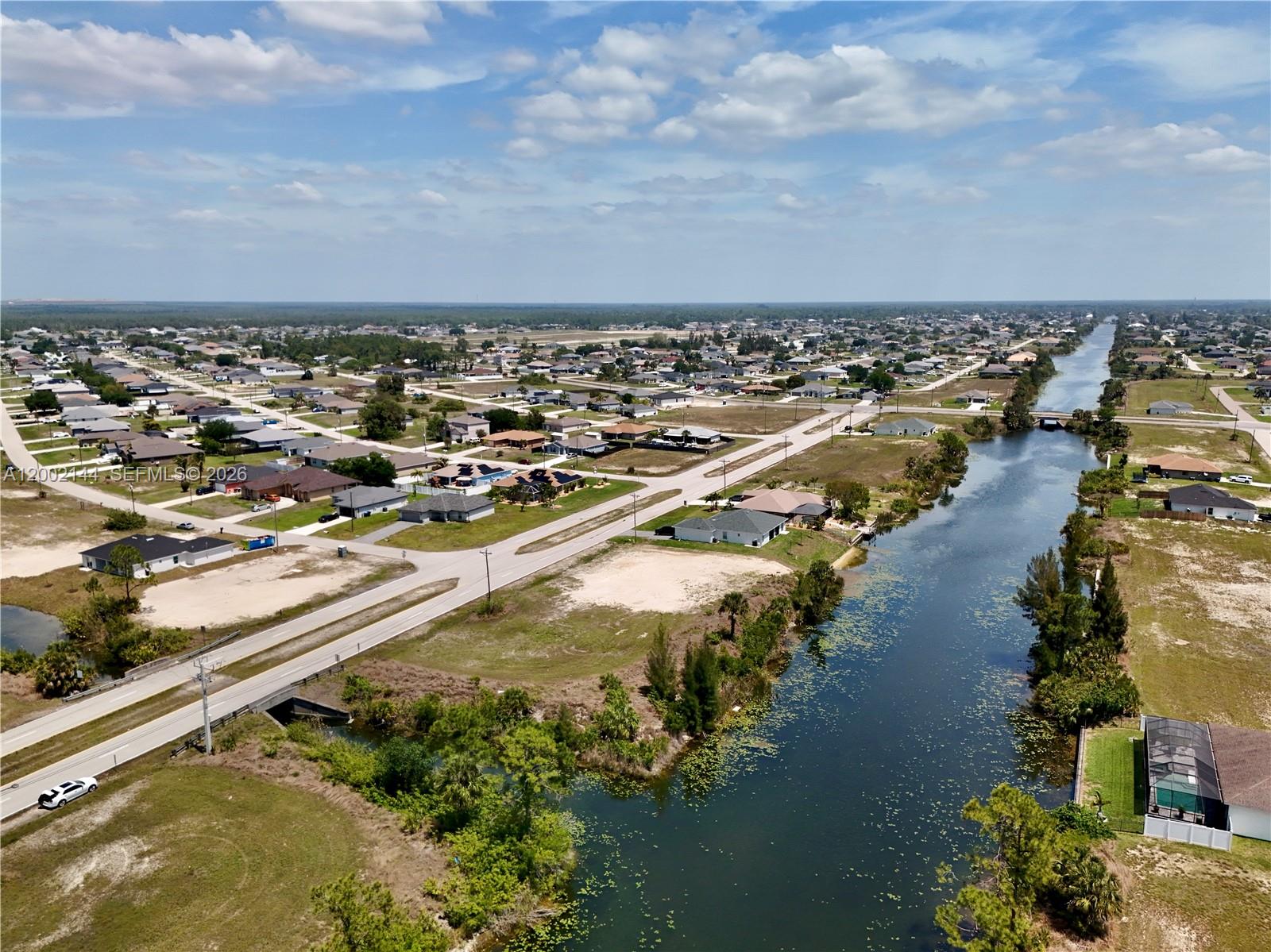 CAPE CORAL - Land