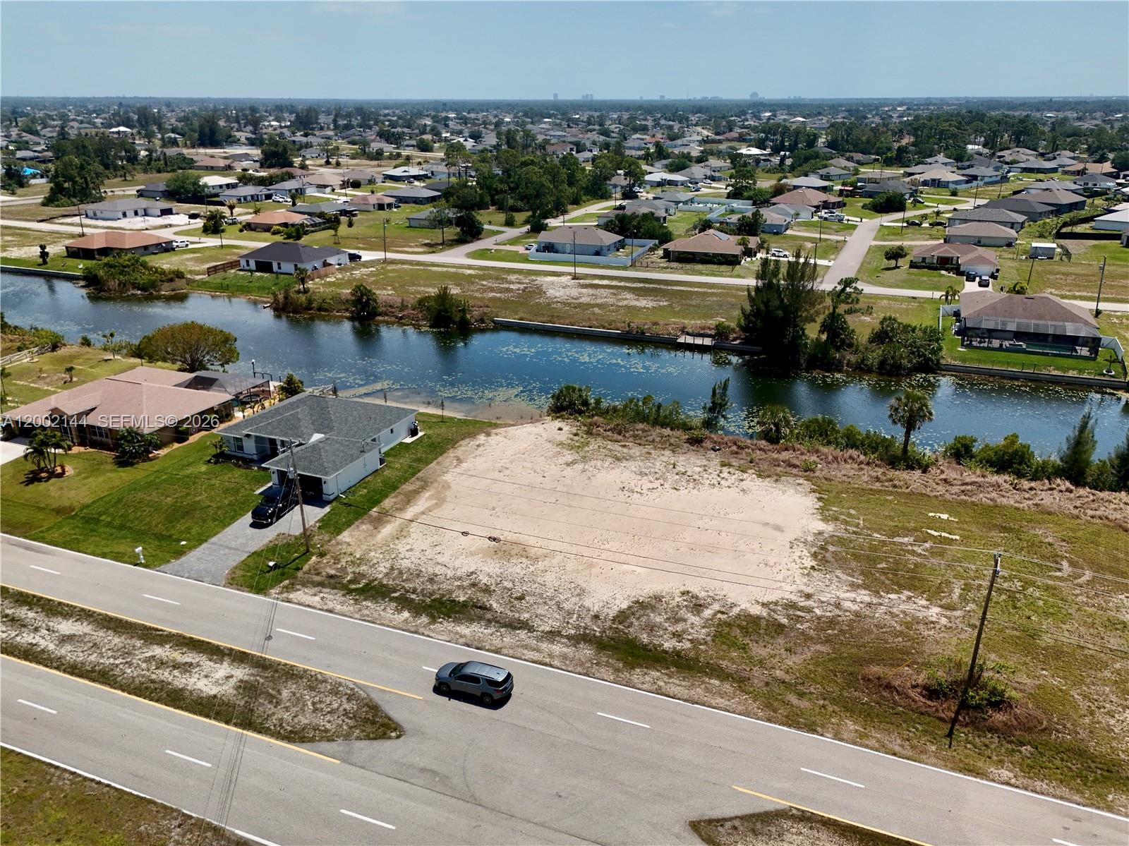 CAPE CORAL - Land