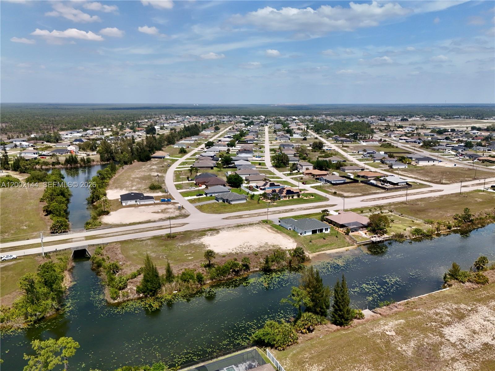 CAPE CORAL - Land