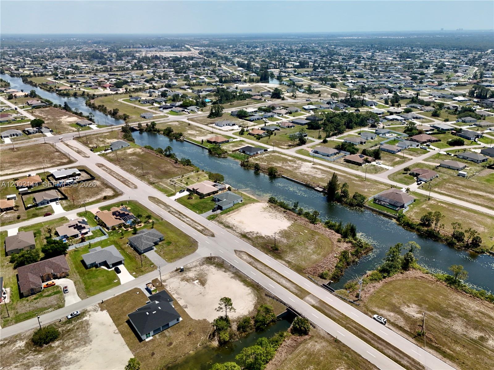 CAPE CORAL - Land