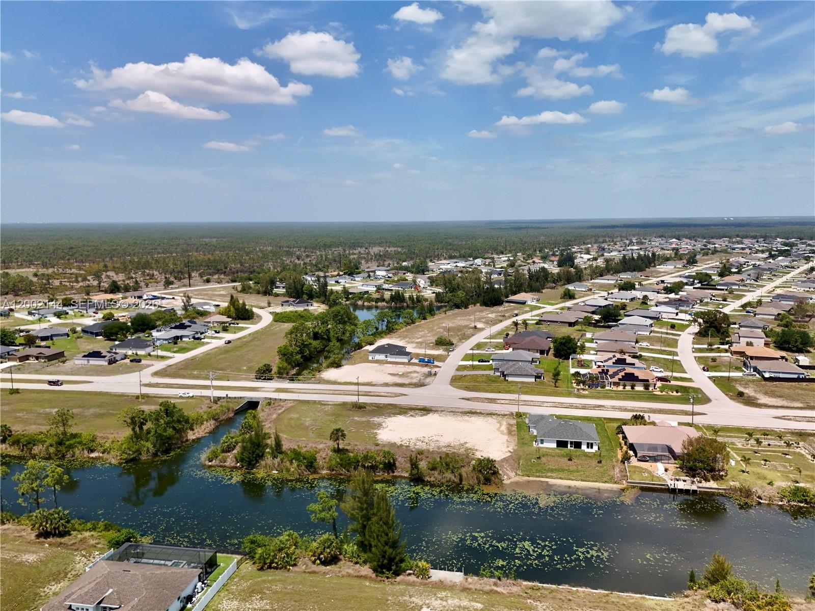 CAPE CORAL - Land