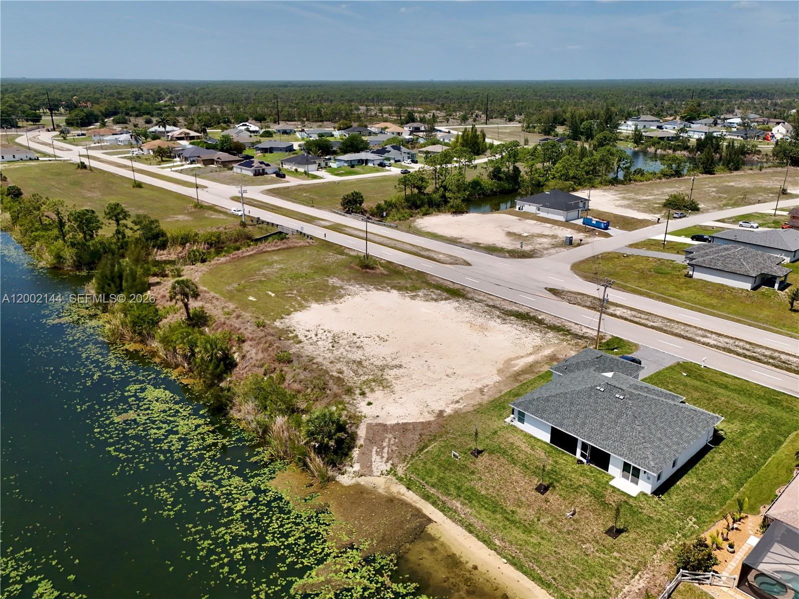 CAPE CORAL - Land