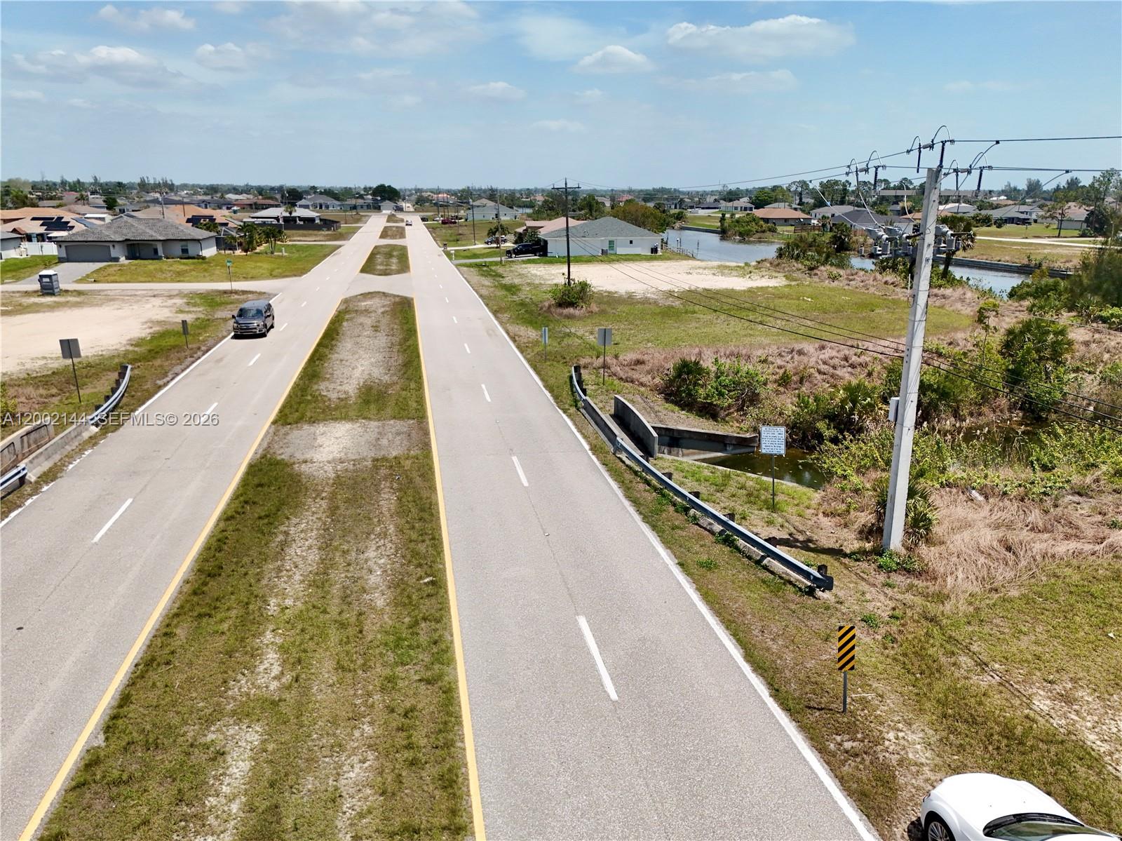 CAPE CORAL - Land
