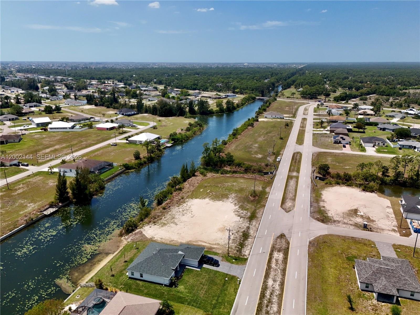 CAPE CORAL - Land