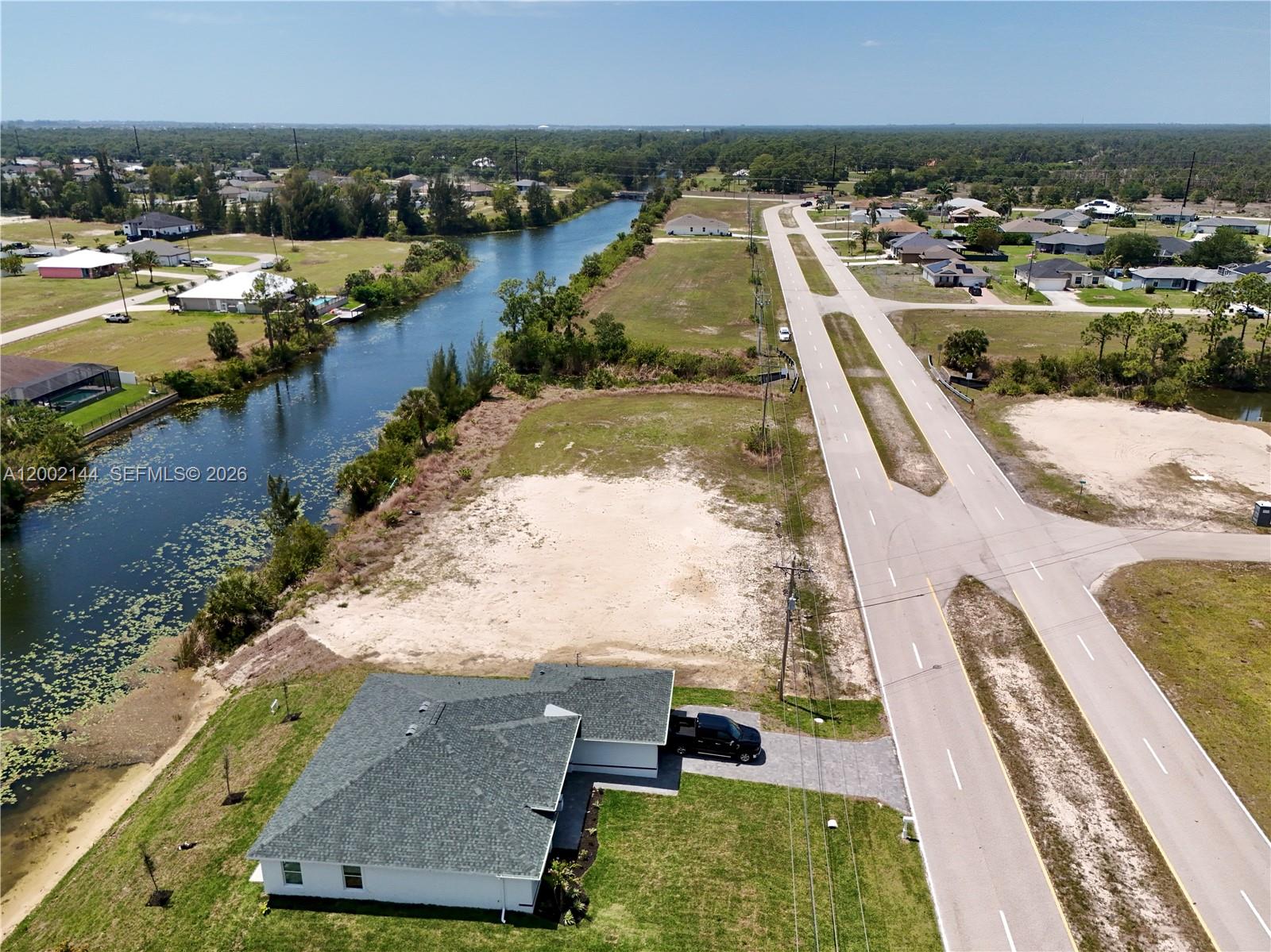 CAPE CORAL - Land