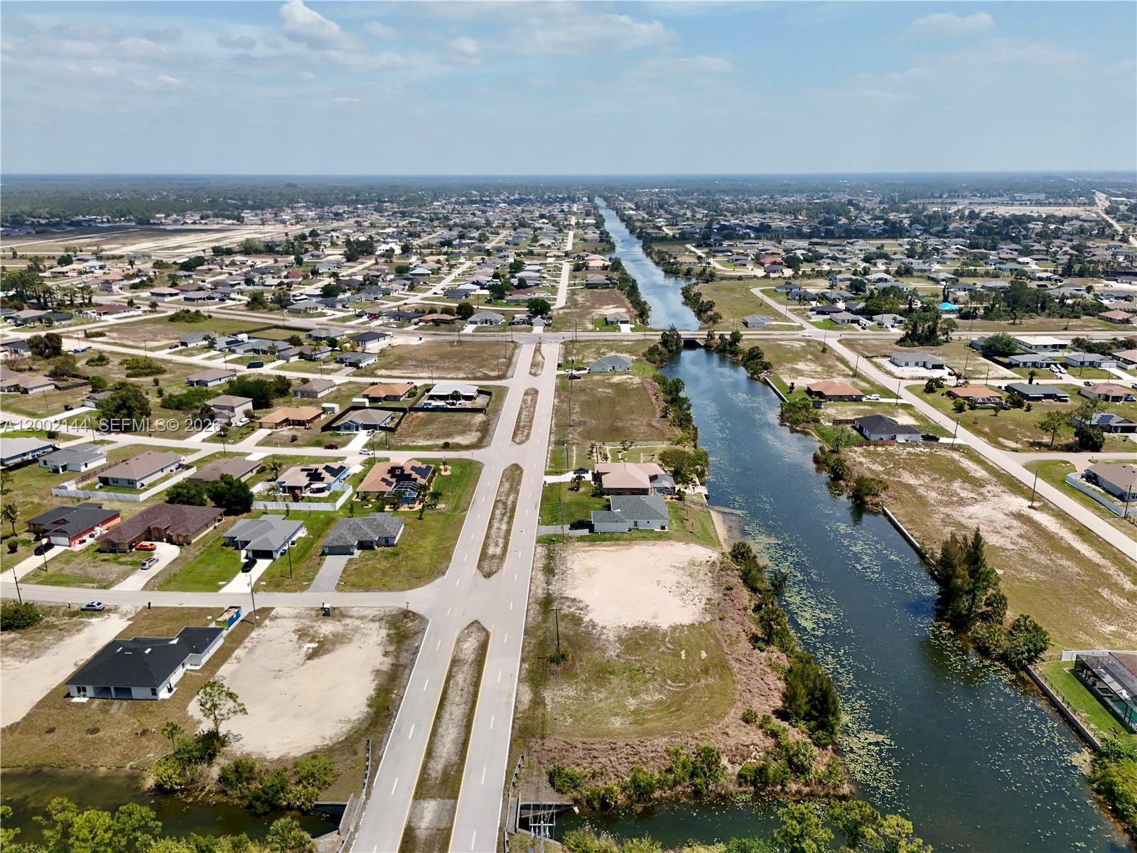 CAPE CORAL - Land