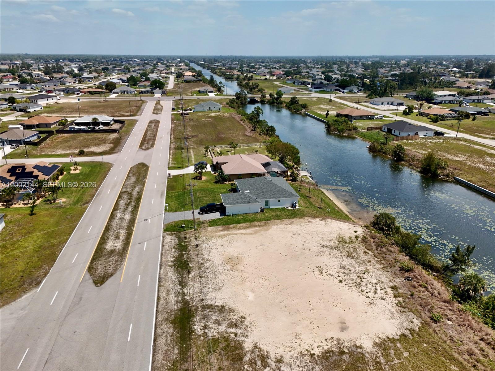 CAPE CORAL - Land