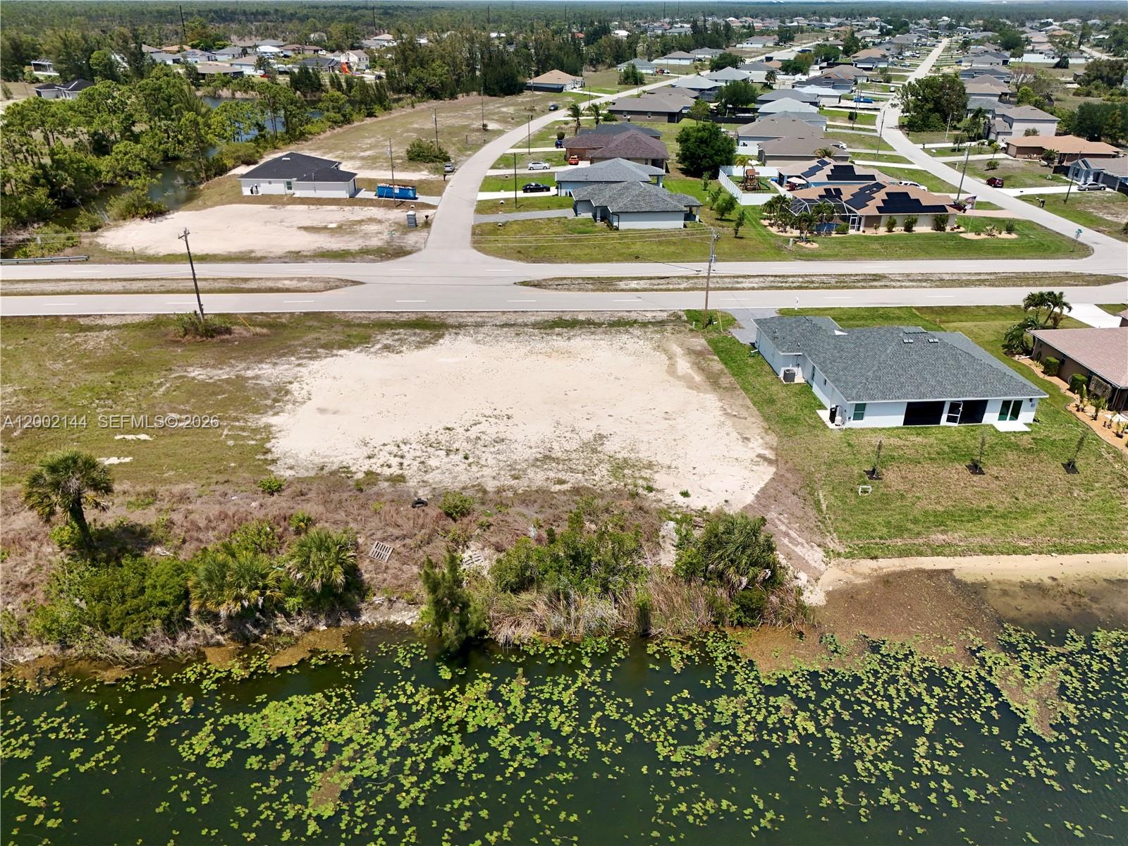CAPE CORAL - Land