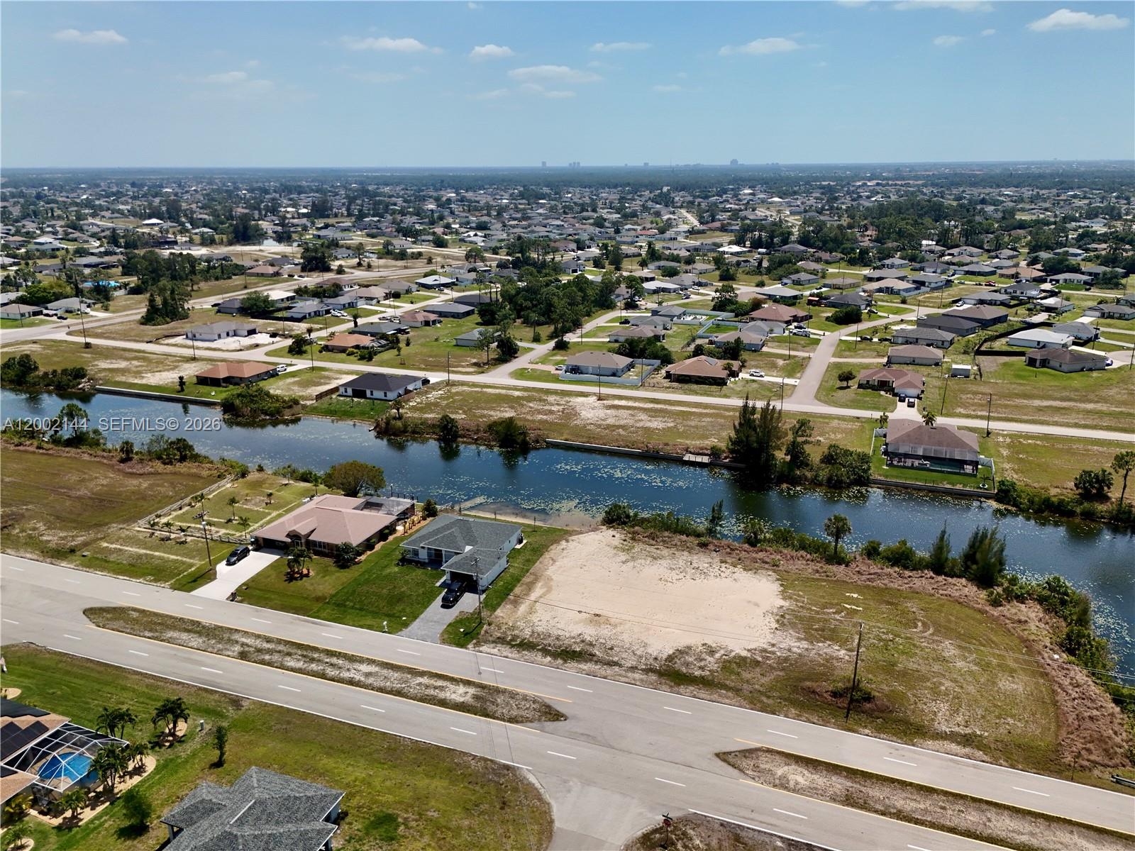 CAPE CORAL - Land