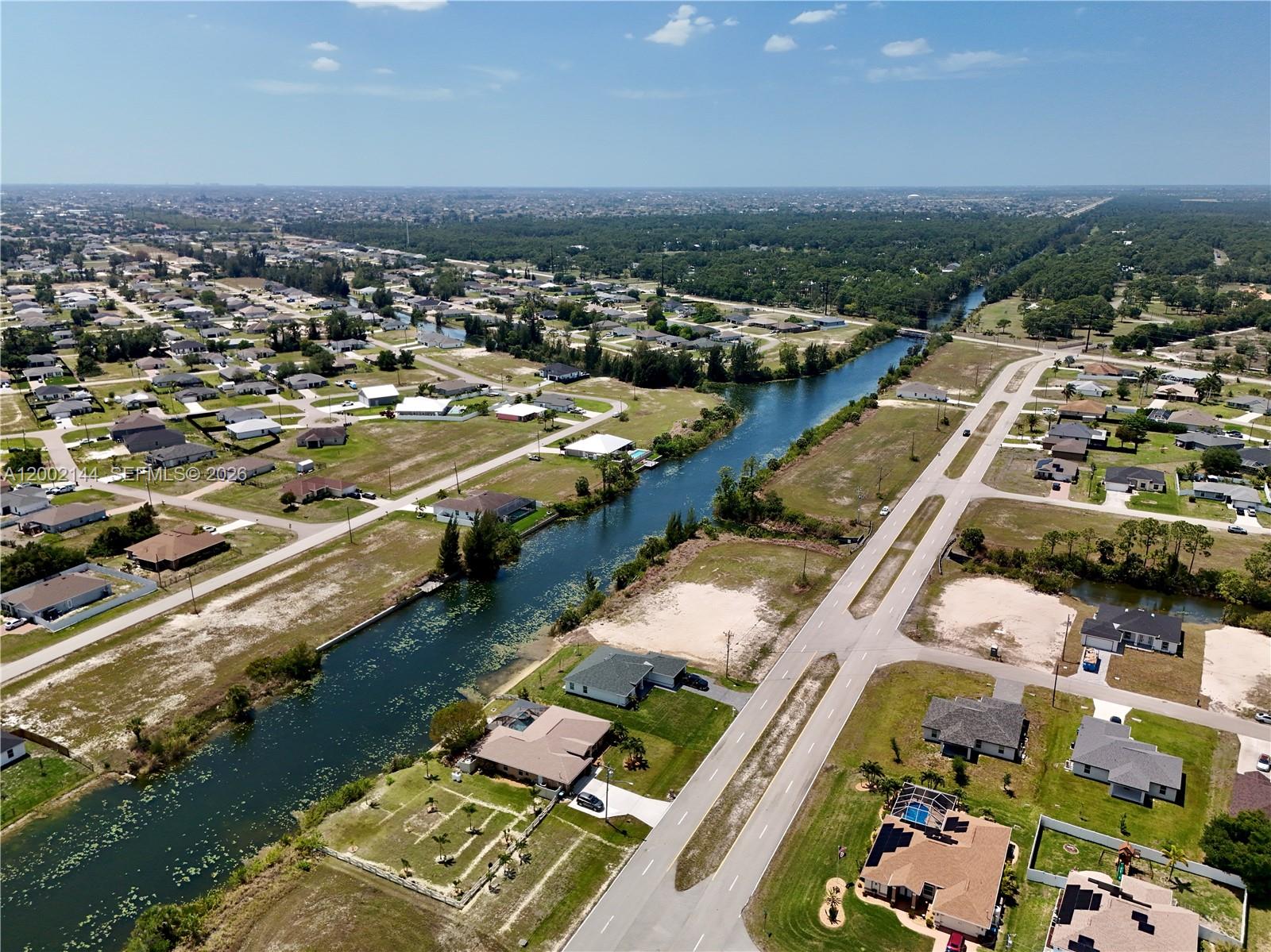 CAPE CORAL - Land