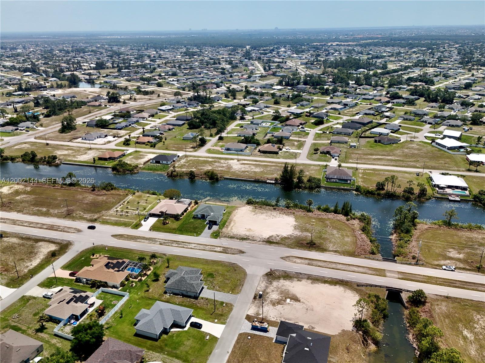 CAPE CORAL - Land