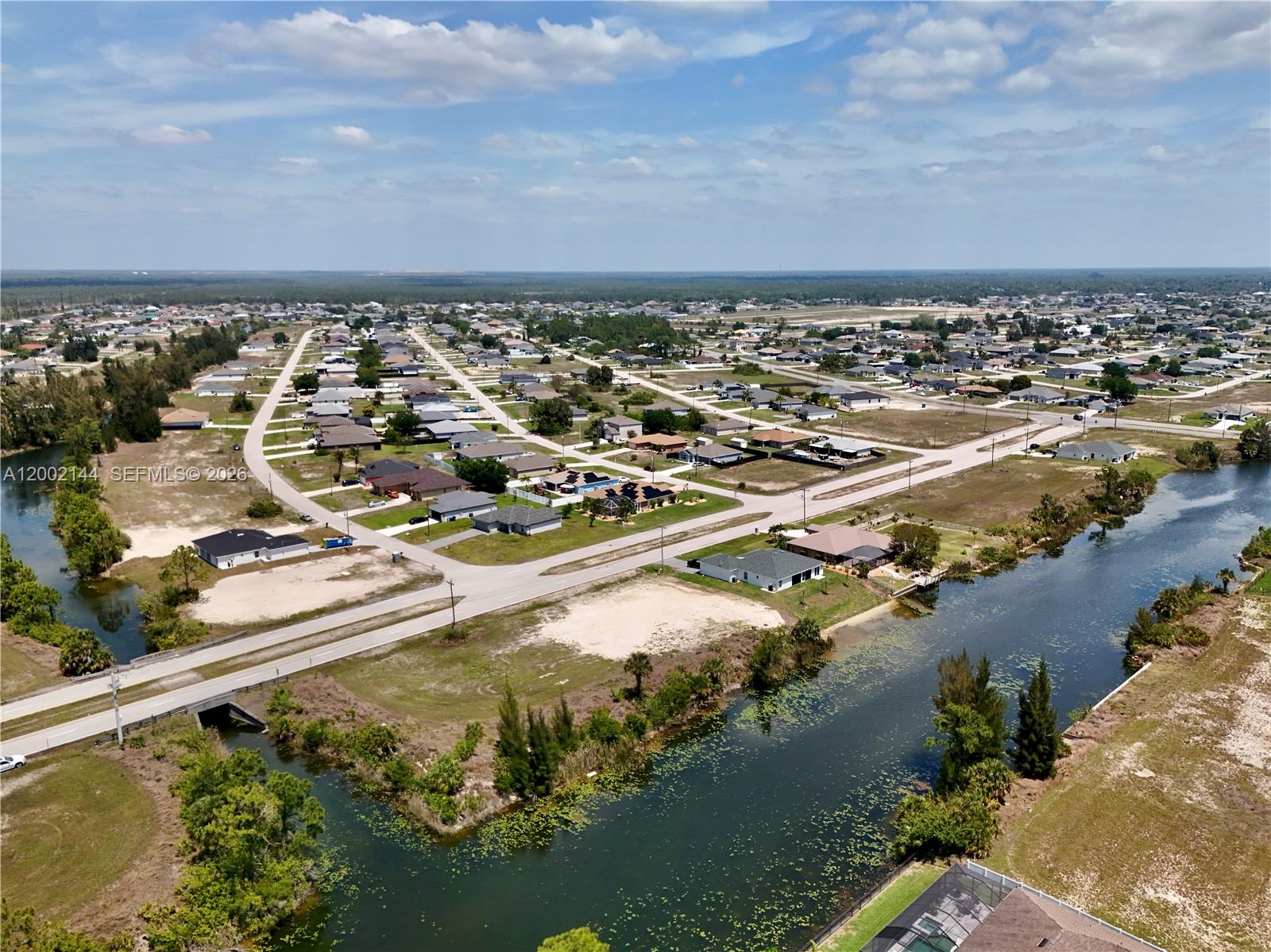 CAPE CORAL - Land