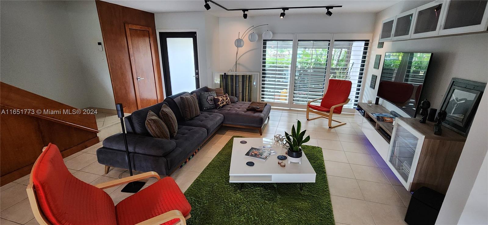 LAKEVIEW TOWNHOMES CONDO - Residential Lease