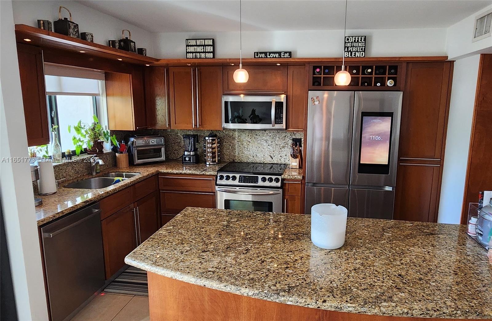 LAKEVIEW TOWNHOMES CONDO - Residential Lease