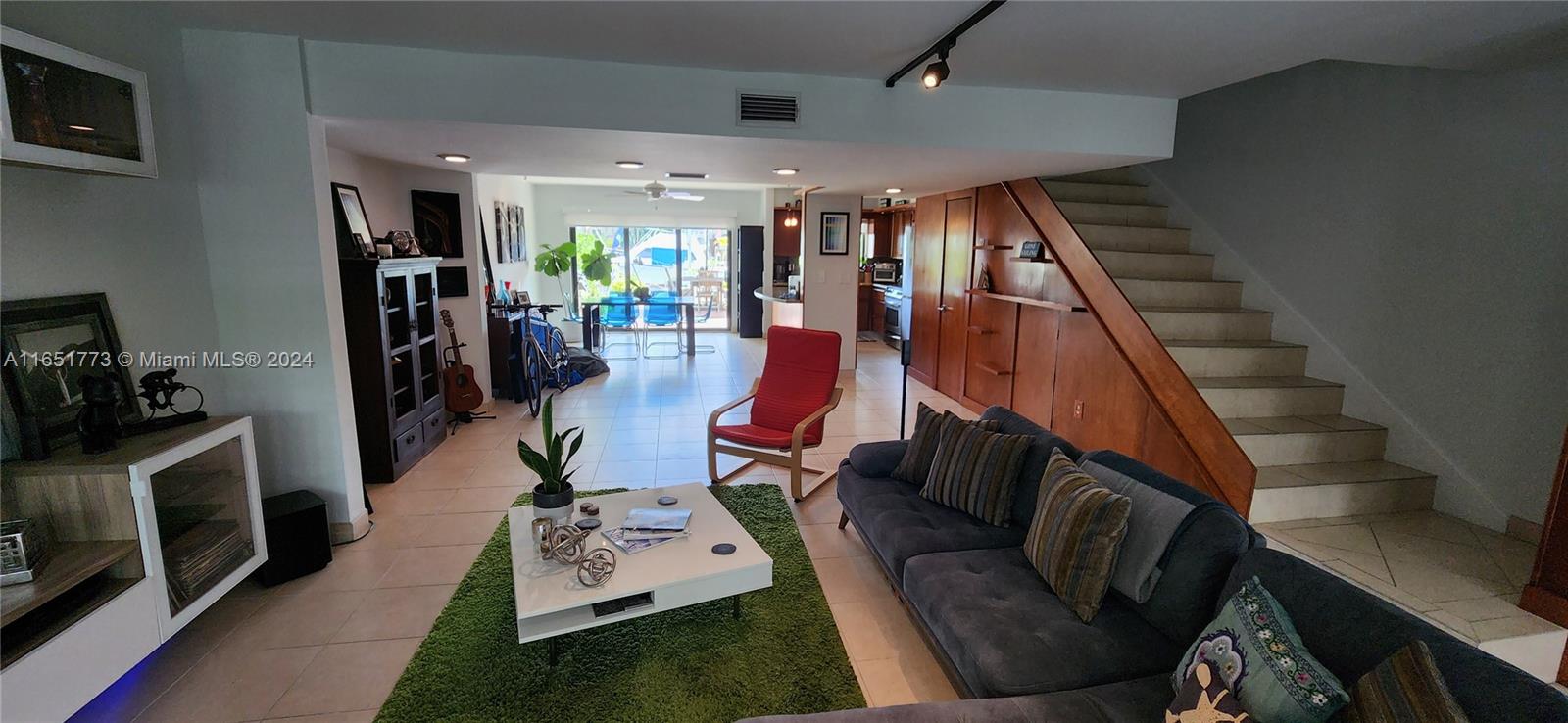 LAKEVIEW TOWNHOMES CONDO - Residential Lease