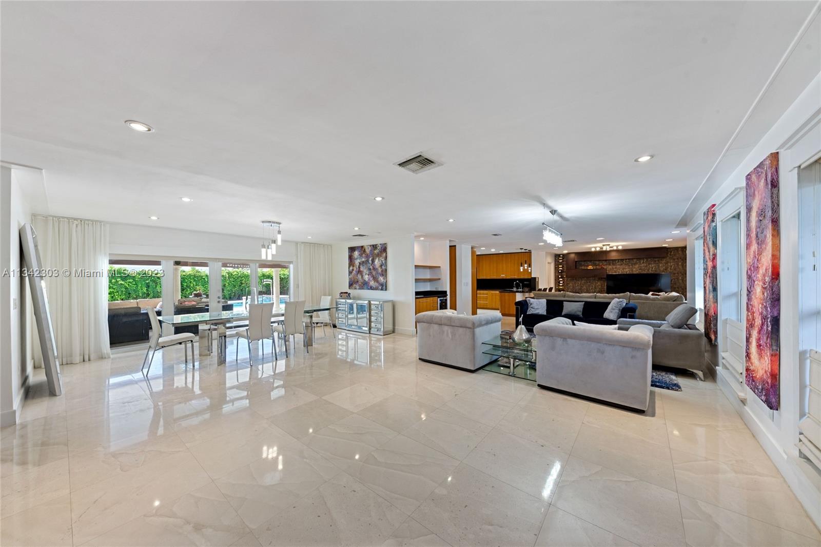 ENCHANTED LAKE - Residential