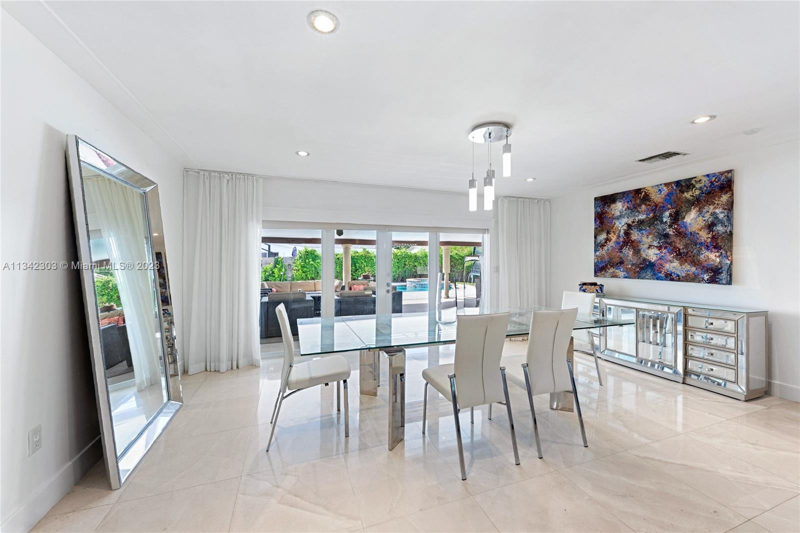 ENCHANTED LAKE - Residential