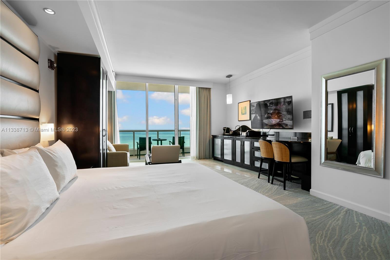 FONTAINEBLEAU III OCEAN C - Residential