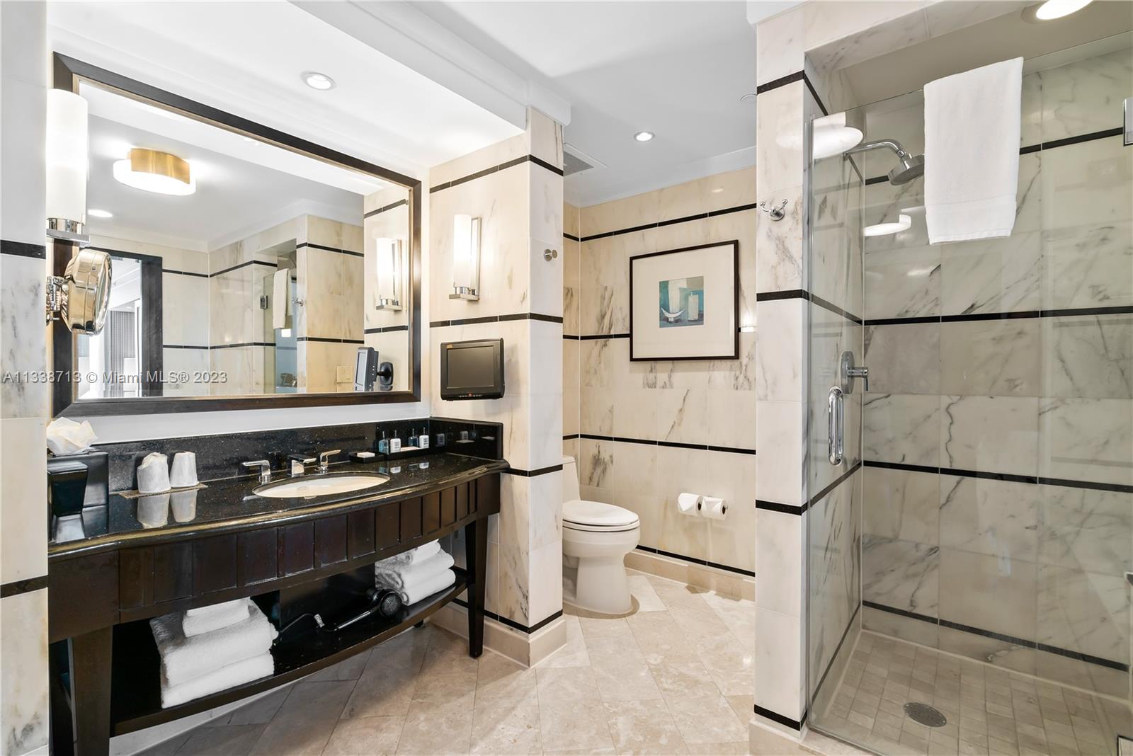 FONTAINEBLEAU III OCEAN C - Residential