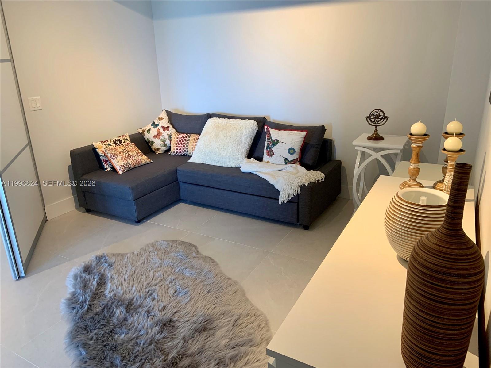 MARINA PALMS RESIDENCES - Residential