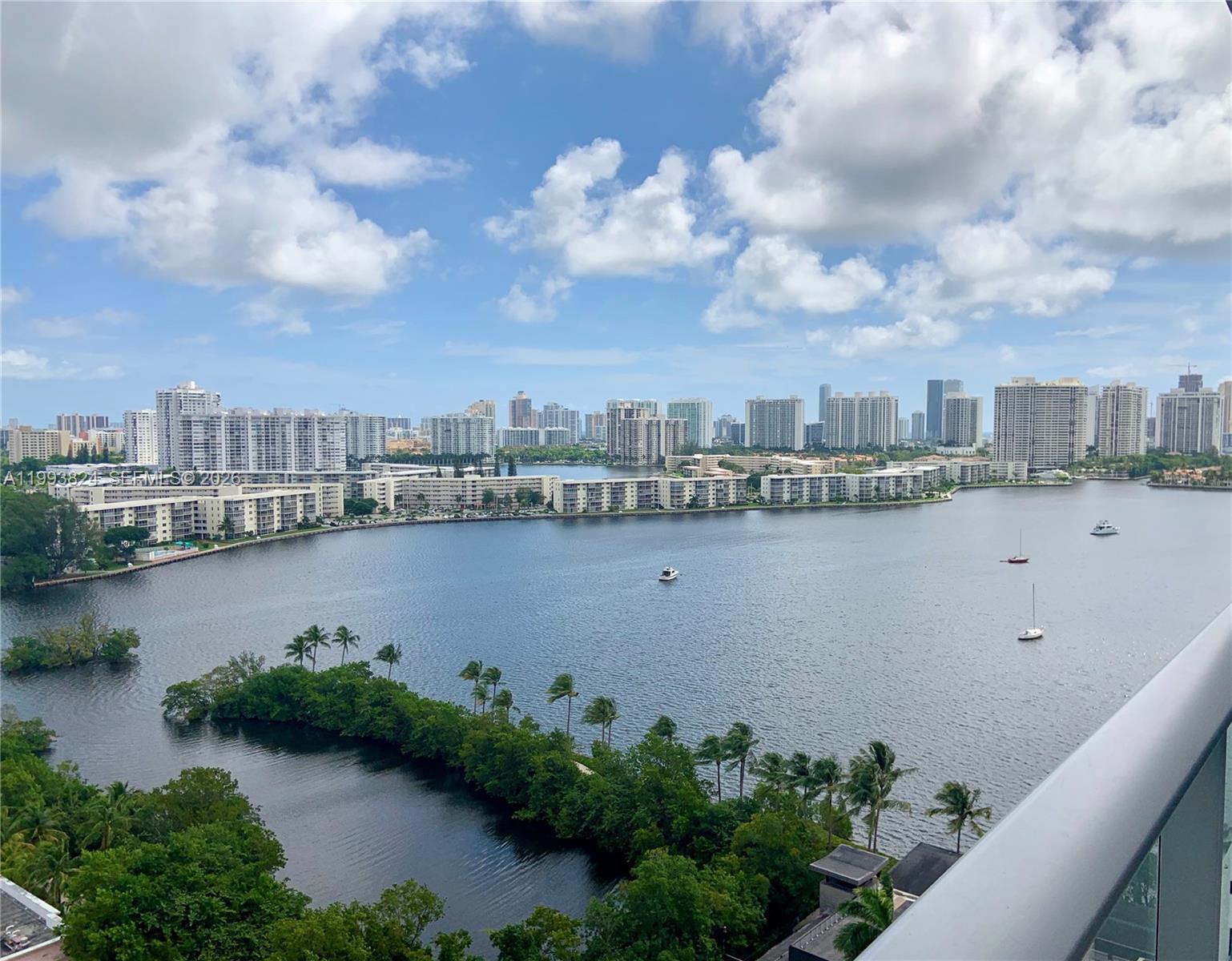 MARINA PALMS RESIDENCES - Residential