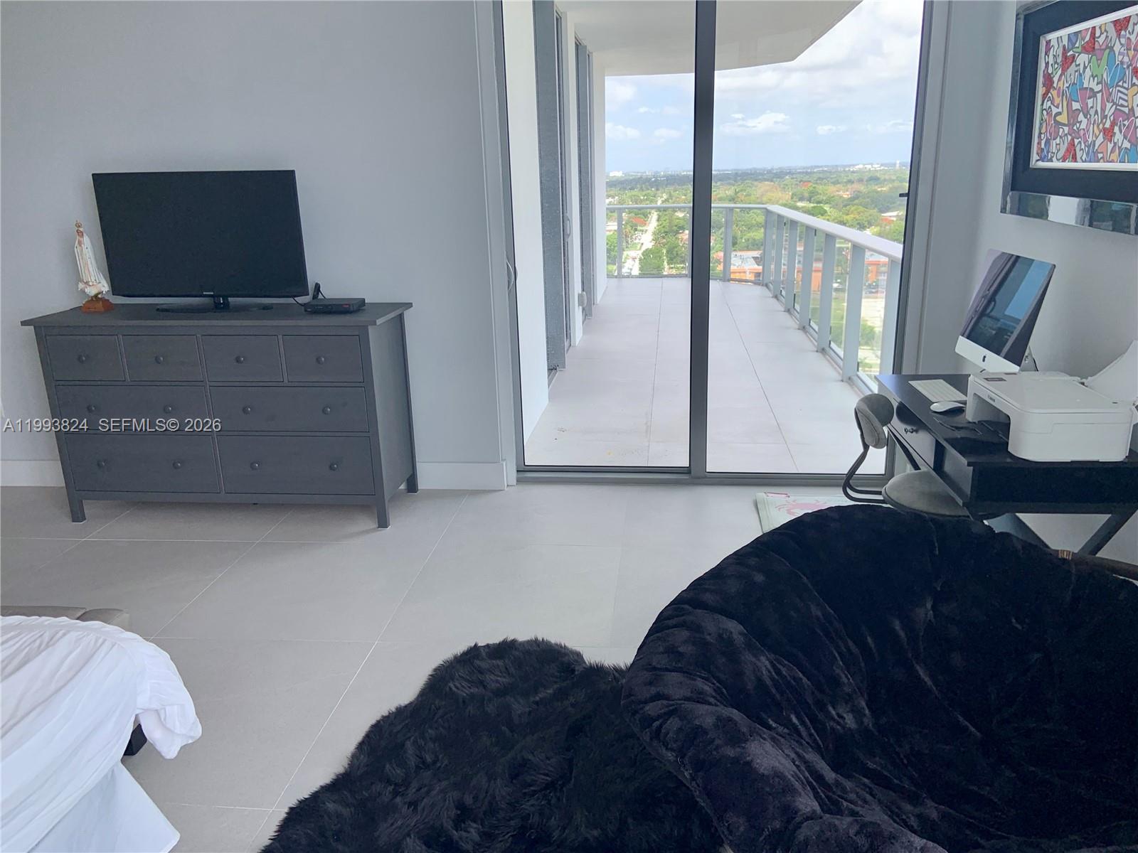 MARINA PALMS RESIDENCES - Residential