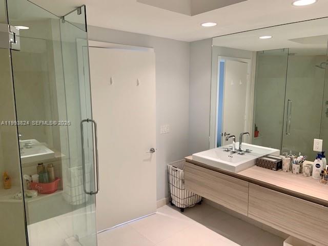 MARINA PALMS RESIDENCES - Residential