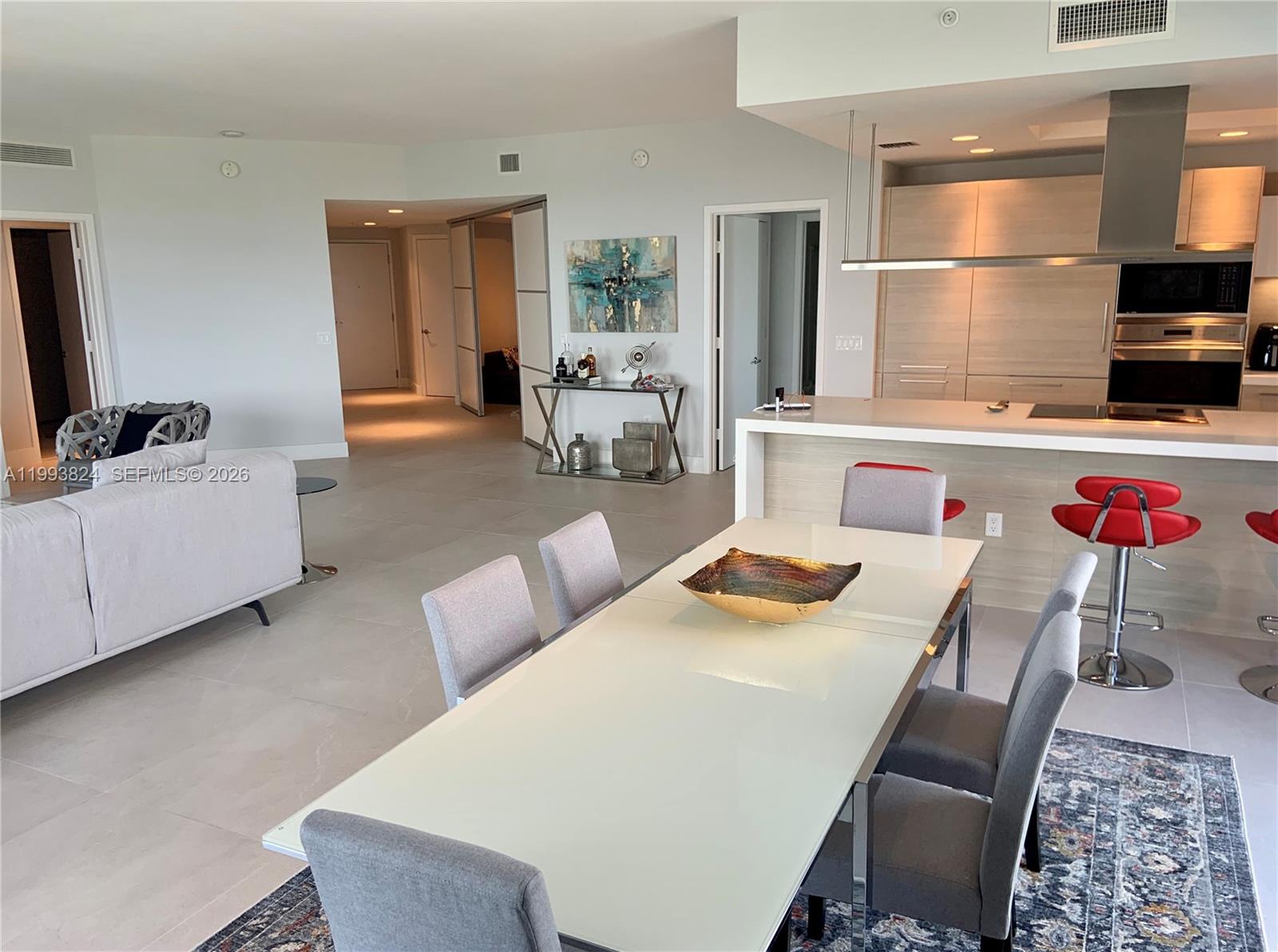 MARINA PALMS RESIDENCES - Residential